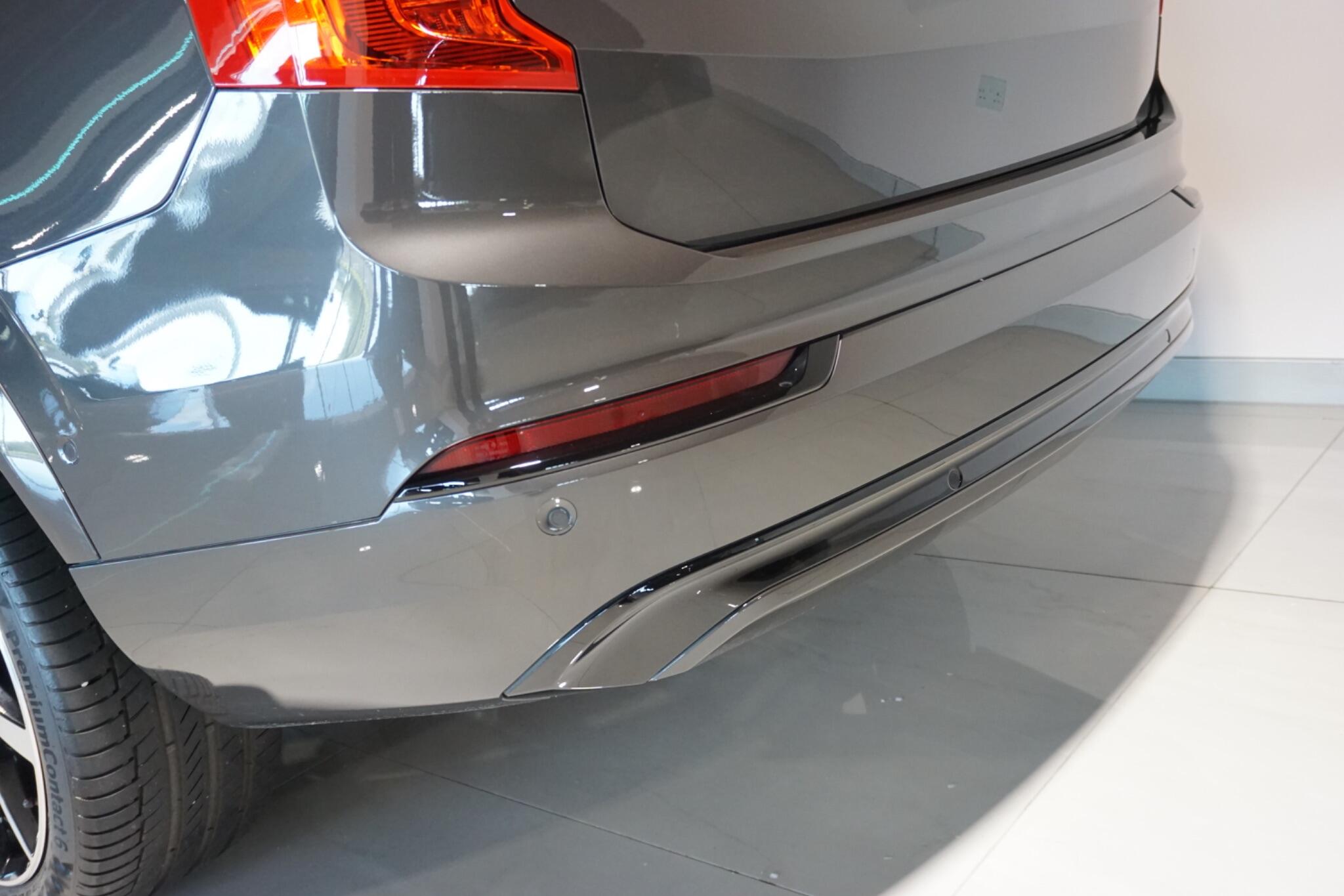 Volvo XC90 2.0 B5 MHEV Plus Edition SUV 5dr Petrol Hybrid Auto 4WD Euro 6 (s/s) (250 ps)